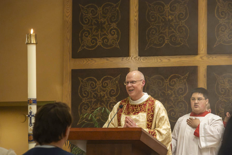 2026-StMary-EasterVigil (45 of 215).jpg